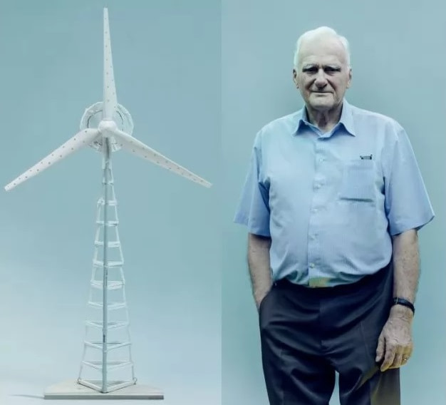 A sus 92 años, este emprendedor jubilado ha diseñado una turbina eólica capaz de generar hasta tres veces más electricidad que los aerogeneradores tradicionales