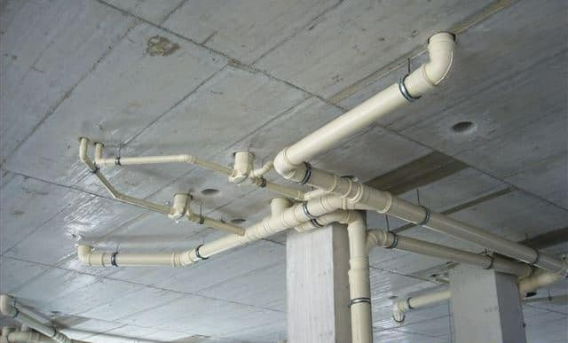 Pendientes de los Desagües de los Edificios ¿Qué Desnivel es el Mejor? PVC Acústico & Convencional